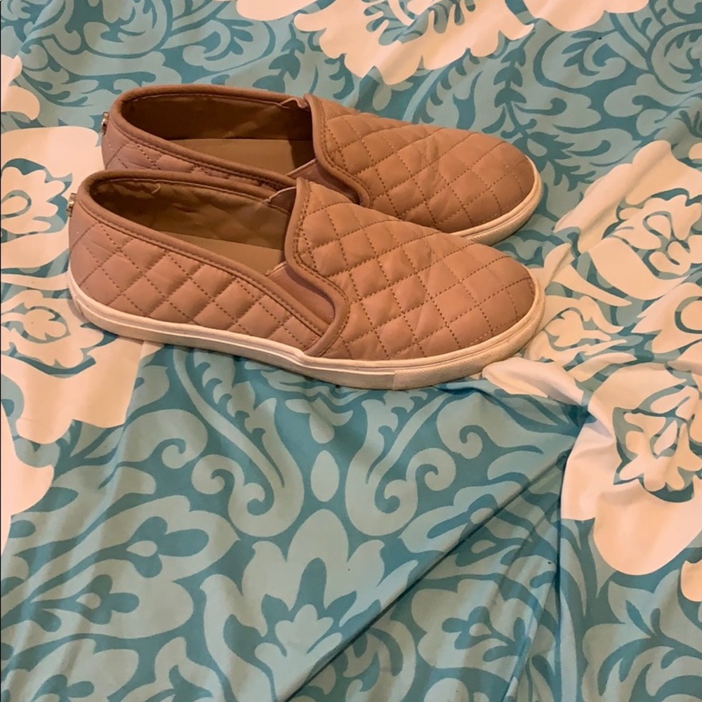 Shoes - Picture 2 of 4